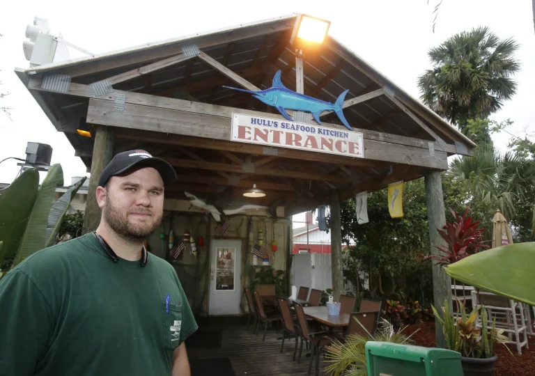 https://www.google.com/url?sa=i&url=https%3A%2F%2Fwww.news-journalonline.com%2Fstory%2Fbusiness%2Fbriefs%2F2017%2F06%2F06%2Fhulls-seafood-in-ormond-set-to-expand%2F20421308007%2F&psig=AOvVaw3Uz3UuxPNz-huBt3iENHqA&ust=1681519402310000&source=images&cd=vfe&ved=0CBIQjhxqFwoTCID-g4eSqP4CFQAAAAAdAAAAABAE